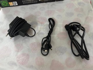 Nintendo Switch + Monster Hunter Rise + extras