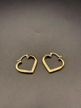 PENDIENTES FORMA DE CORAZON 14K