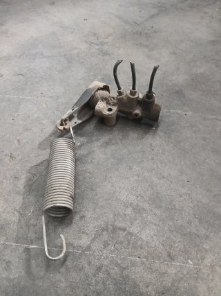 Repartidor de frenos mitsubishi montero