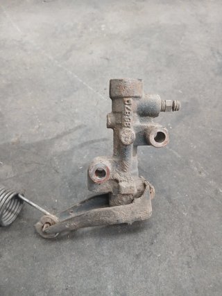 Repartidor de frenos mitsubishi montero