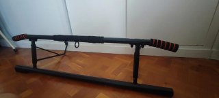 Rack de pesas, barra, discos, banco y mancuenas
