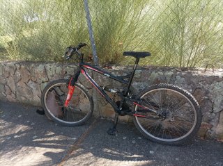 ¡Bicicleta de montaña, lista para aventuras!