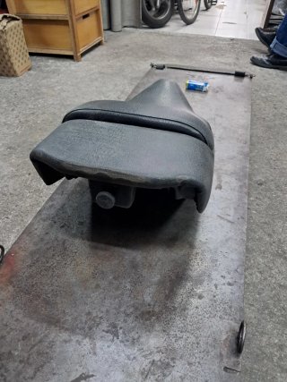 Asiento Piaggio Hexagon 150