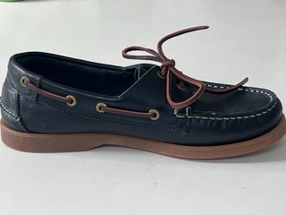 Zapatos nauticos de piel  azul marino a estrenar
