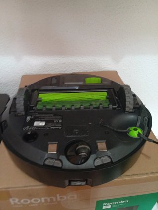 Roomba j7 + AVERIADA
