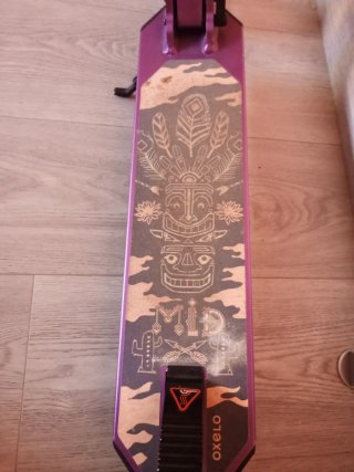 Patinete Oxelo MID morado con diseño tribal