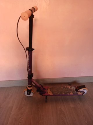 Patinete Oxelo MID morado con diseño tribal