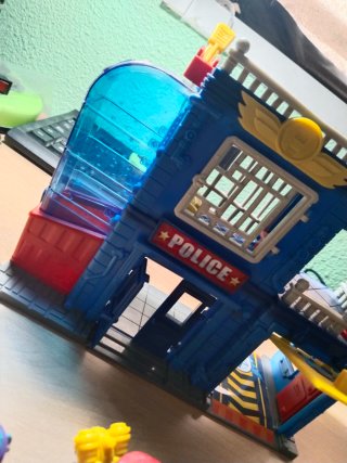 Comisaria de Superthings
