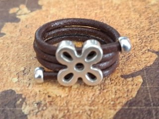 Artesanía anillo