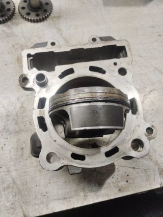 Cilindro y pistón KTM 390-Husqvarna Vitpilen 401