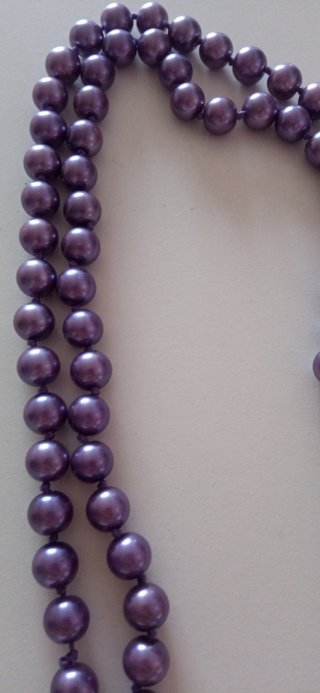 Collar de perlas lilas