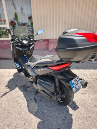 Yamaha xmax 400 Momo design