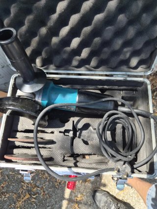 RADIAL MAKITA 115mm y 710w