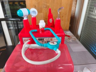 Maletín médico infantil con accesorios