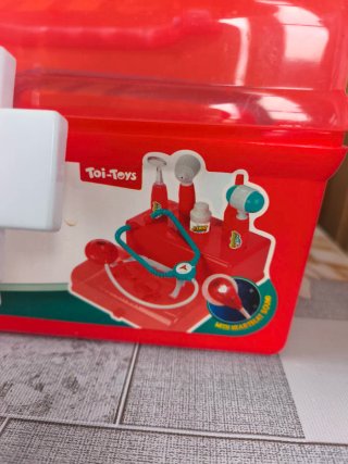 Maletín médico infantil con accesorios