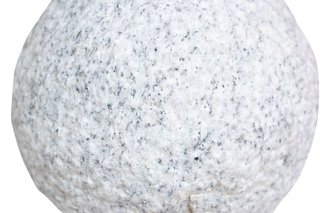 Sfera decorativa in pietra · Vasi