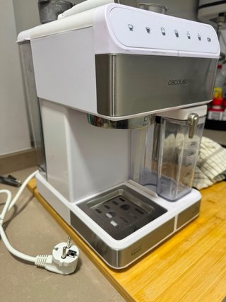 cafetera cecotec semiautomatica blanca