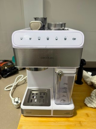 cafetera cecotec semiautomatica blanca