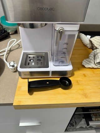 cafetera cecotec semiautomatica blanca