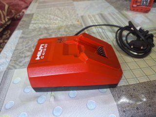 CARGADOR C 4/12-50 HILTI,