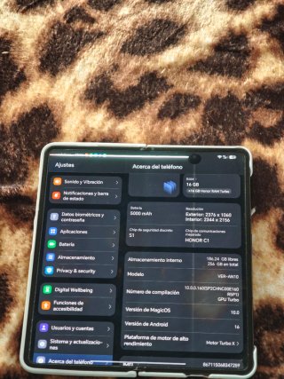 HONOR MAGIC V2