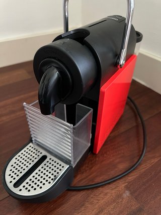 Cafetera Nesspresso. Col Rojo. Cápsula pequeña exc