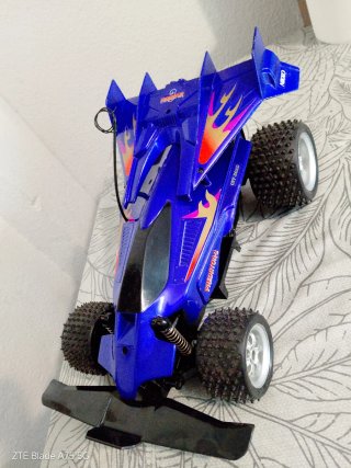 COCHE NIKKO RC PREDATOR - 3 Completo.