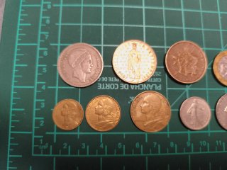 Lote de 10 monedas de francos franceses,siglo XX.2