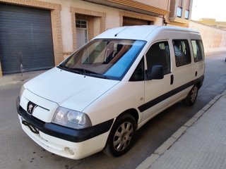 Peugeot Expert Premium Plus 9 plazas
