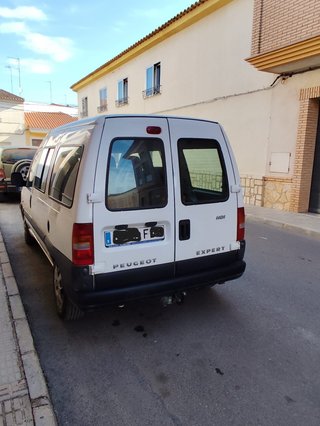 Peugeot Expert Premium Plus 9 plazas