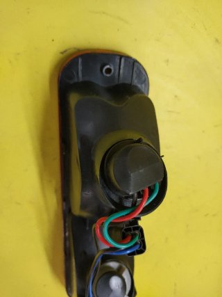 PILOTO TRASERO DERECHO LAND ROVER FREELANDER