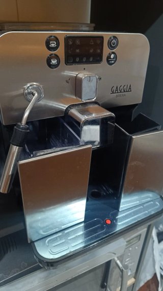 Cafetera  automática Gaggia brera.