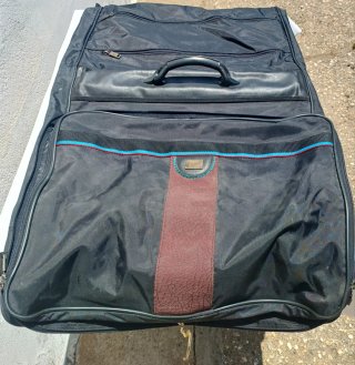 BOLSA DE VIAJE PARA TRAJE