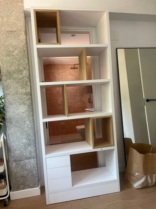 Estanteria de madera y laminado blanco con cajones