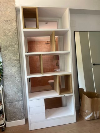 Estanteria de madera y laminado blanco con cajones