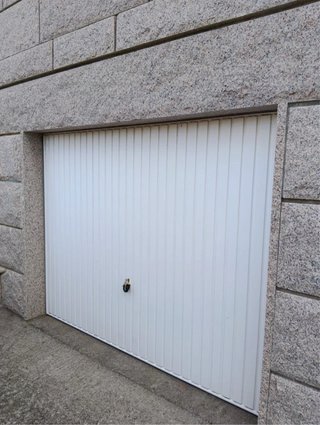 Puerta garaje basculante horman,incluido motor.