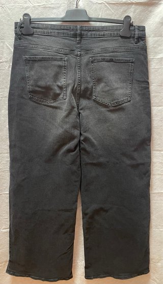 Jeans Vaquero negro de la marca Mango