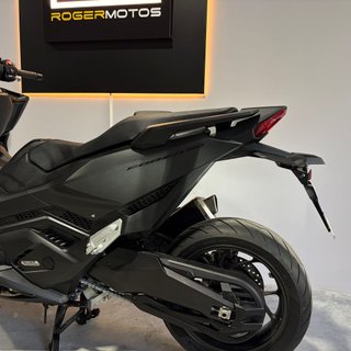 HONDA FORZA 750