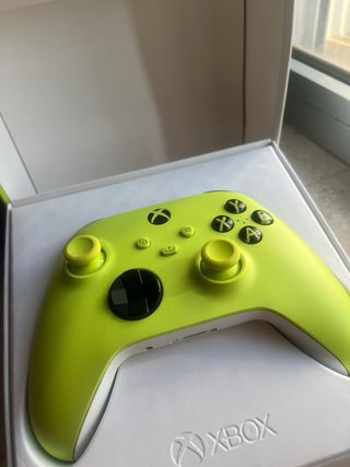 Mando Xbox Series X/S Electric Volt