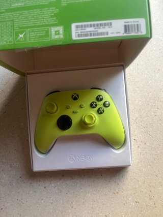 Mando Xbox Series X/S Electric Volt