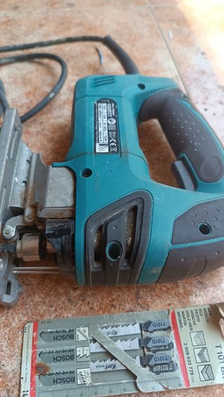 Sierra Caladora MAKITA 4350FCT - 720W