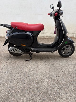 Vespa Et4 125cc de 1998 con 45000 kms.