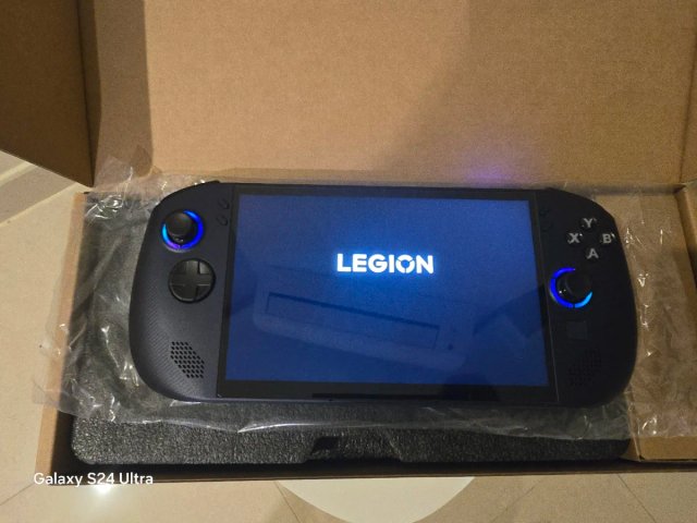 Consola gaming Lenovo Legión Go