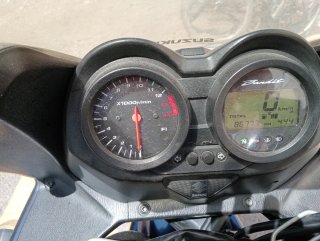 Moto Suzuki 650