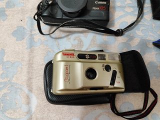 Quattro macchine fotografiche da collezione