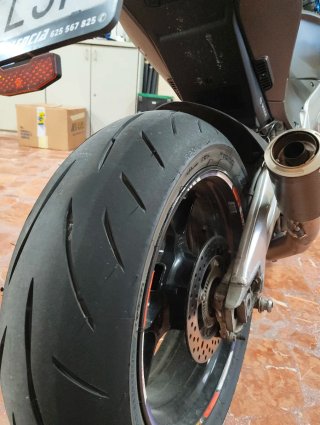 Aprilia Tuono V4 Factory 2020