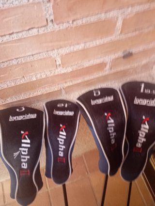 PALOS DE GOLF CON BOLSA Y PELOTAS