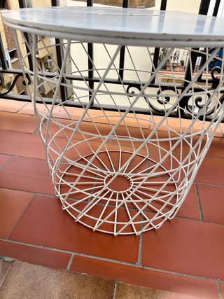 Mesa auxiliar Ikea, KVISTBRO
