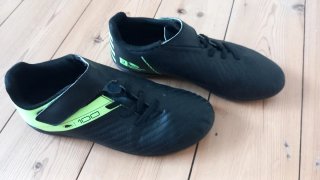 Botas de futbol infantiles