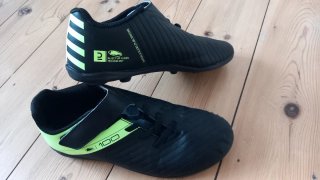 Botas de futbol infantiles